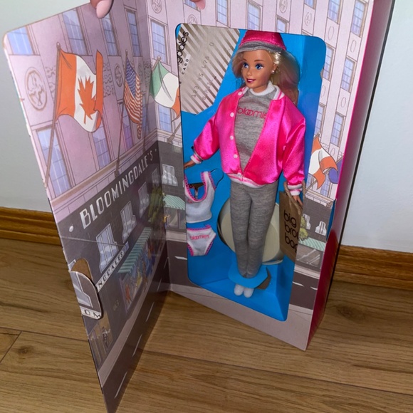 BARBIE - Bloomingdale’s Doll - Vintage 1996 Special Edition - MIB - Picture 1 of 12